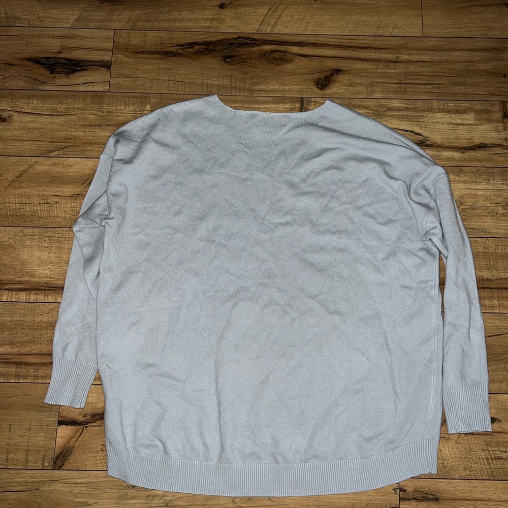sweater - Picture 5 of 5